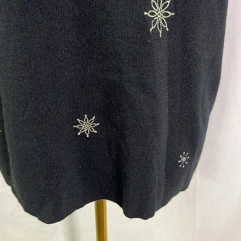 CJ Banks Black Embroidered Snowflake Print Sleeveless Shell Sweater
